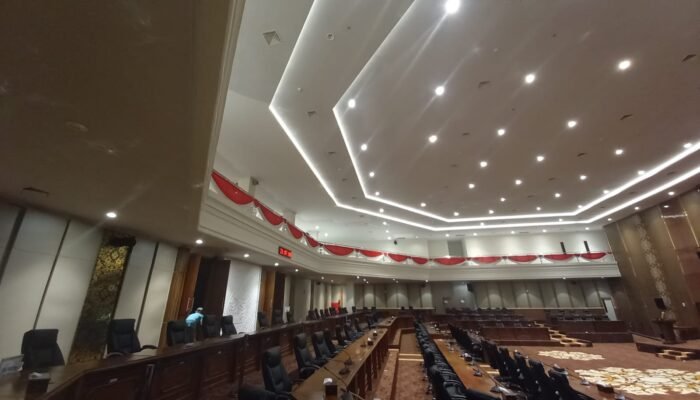 Sempat Terdampak Angin Puting Beliung, Gedung DPRD Bojonegoro Kini Kembali Normal