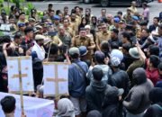 Wali Kota Makassar Munafri Arifuddin Terima Aspirasi Unjuk Rasa Pedagang Pasar dan Juru Parkir