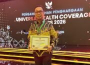 Torehkan Prestasi Tingkat Nasional, Bupati Soppeng Terima Penghargaan UHC Award Madya
