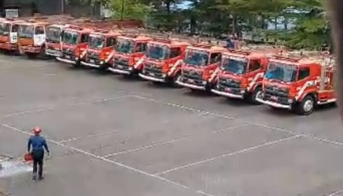 Damkarmat Makassar Kerahkan Petugas Usai Terima Aduan Warga