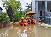 Instruksi Wali Kota Bergerak Cepat, BPBD Makassar All Out Tangani Banjir dan Evakuasi Warga