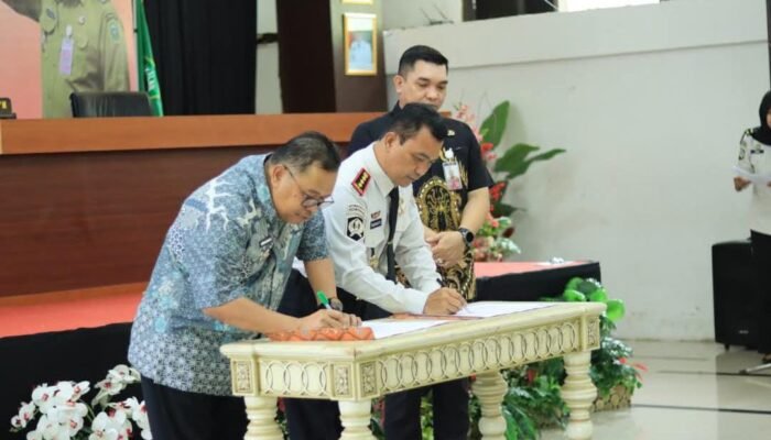 Perkuat Sinergi Lintas Sektor, Bupati Takalar dan Bapas Kelas I Makassar Teken PKS Pidana Kerja Sosial