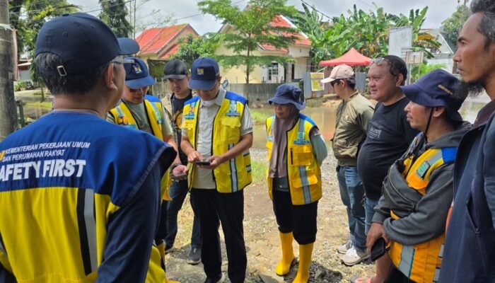 Respons Cepat! Dinas PU Makassar Bersama BBWS Operasikan Pompa Air di Manggala, Genangan Berangsur Surut