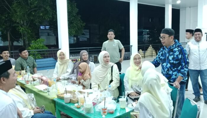 Bupati Soppeng Suwardi Haseng Pantau Cek Kesehatan Gratis di Pasar Ramadhan Sukses 2026