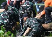 Gerak Cepat Tangani Banjir, Bupati Andi Rahim Gandeng TNI/Polri dan IOF Bersihkan Material di Jembatan Pombakka