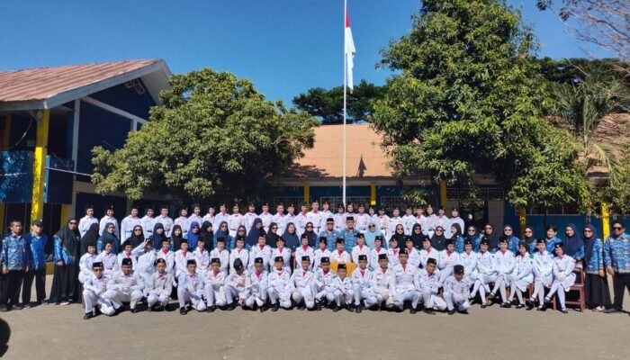 HUT ke-81 RI di SMPN 36 Makassar Meriah, Porseni Ditutup dengan Penyerahan Hadiah
