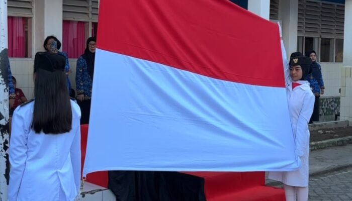 SMPN 33 Makassar Khidmat Peringati HUT ke-81 RI, Kepala Sekolah Bertugas sebagai Koordinator Aubade di Karebosi