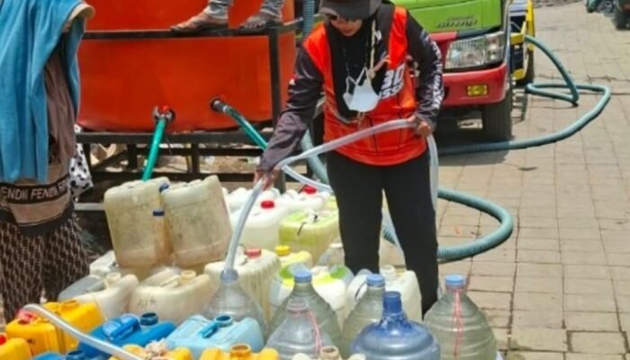 BPBD Makassar Salurkan 7,19 Juta Liter Air Bersih, Bantu 98 Ribu Warga di 9 Kecamatan