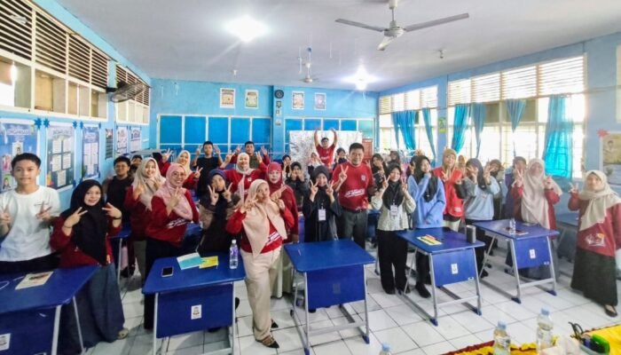 Tanamkan Jiwa Kemanusiaan Sejak Dini, SMPN 22 Makassar Buka Orientasi dan Pelatihan PMR