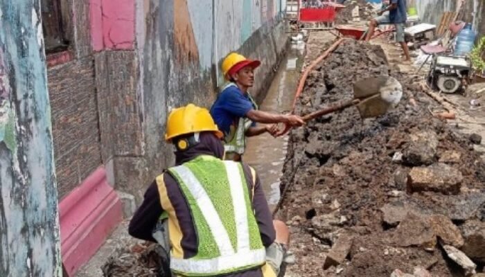 Pemkot Makassar Tindaklanjuti Keluhan Warga, Infrastruktur Jalan dan Drainase Pongtiku Dibenahi
